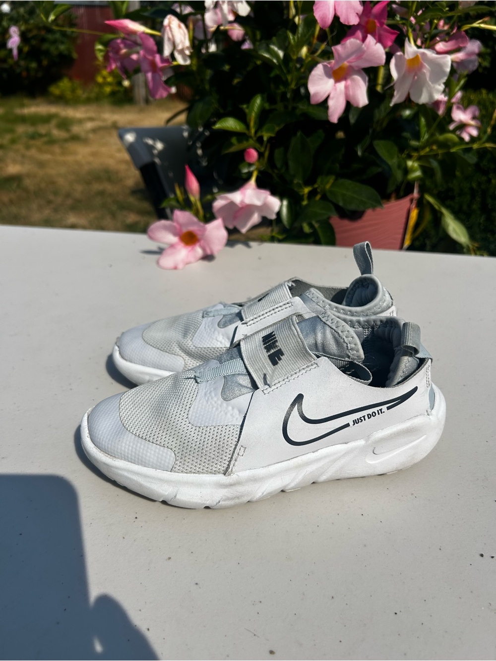 Nike Flex Runner Toddler boy’s White Slip-On Athletic Shoes Size 13C